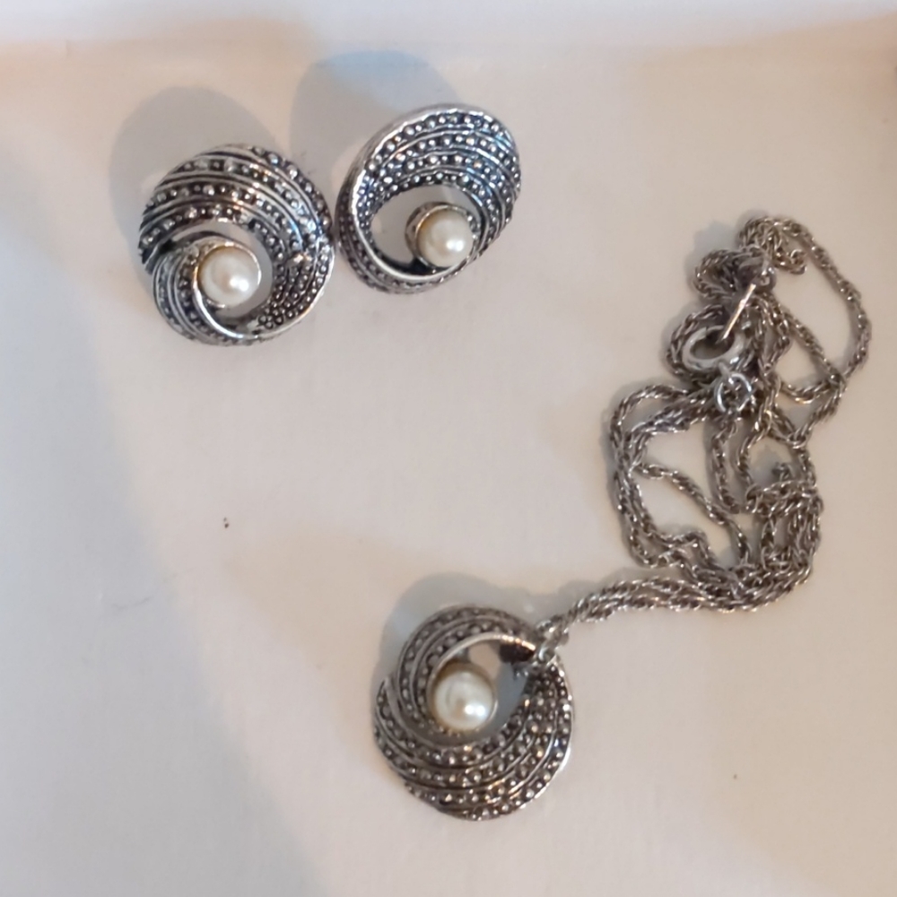 VINTAGE Silver/Pearl Jewelry Set